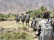 4 soldats français trouvent une mort accidentelle en Afghanistan. 4 soldats français trouvent une mort accidentelle en Afghanistan.