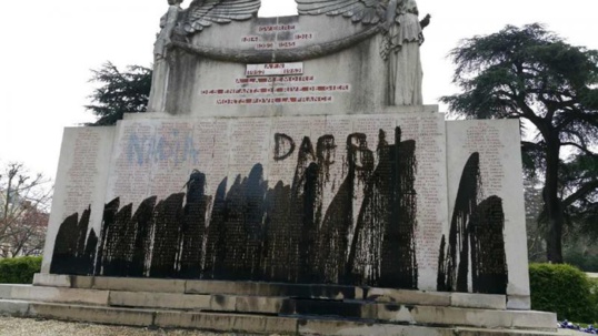 Vandalisme et dégradation du monument aux morts de la ville de Rive-de-Gier