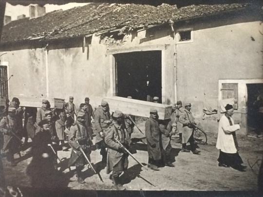 COMMEMORATION DU CENTENAIRE DE VERDUN : LA FRANCE HUMILIEE COMMEMORATION DU CENTENAIRE DE VERDUN : LA FRANCE HUMILIEE