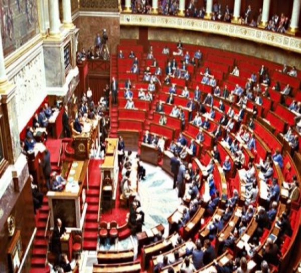 FRANCE - Le Parlement vote sur les opérations militaires à l'étranger