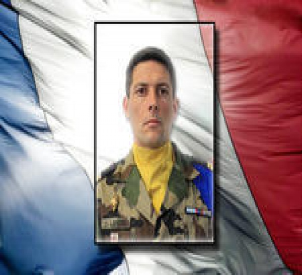 HONNEUR au Lieutenant Camille LEVREL Mort pour la France en AFGHA.